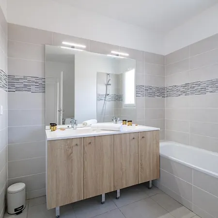 La Maison Des Lys Yourhosthelper Holiday home *